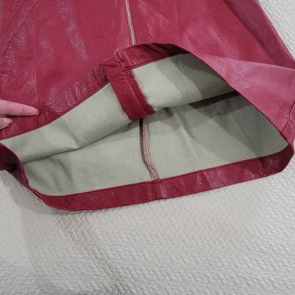 NEW Shinestar Red Vegan Leather Skirt Size Large - Picture 10 of 13